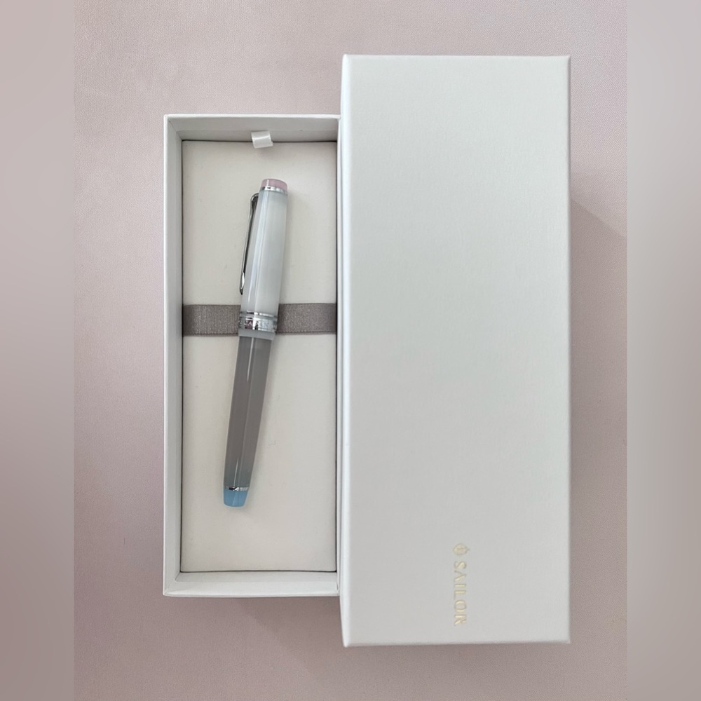 Sailor Fountain Pen NBC Limited Ragdoll Cat MF Nib 14K